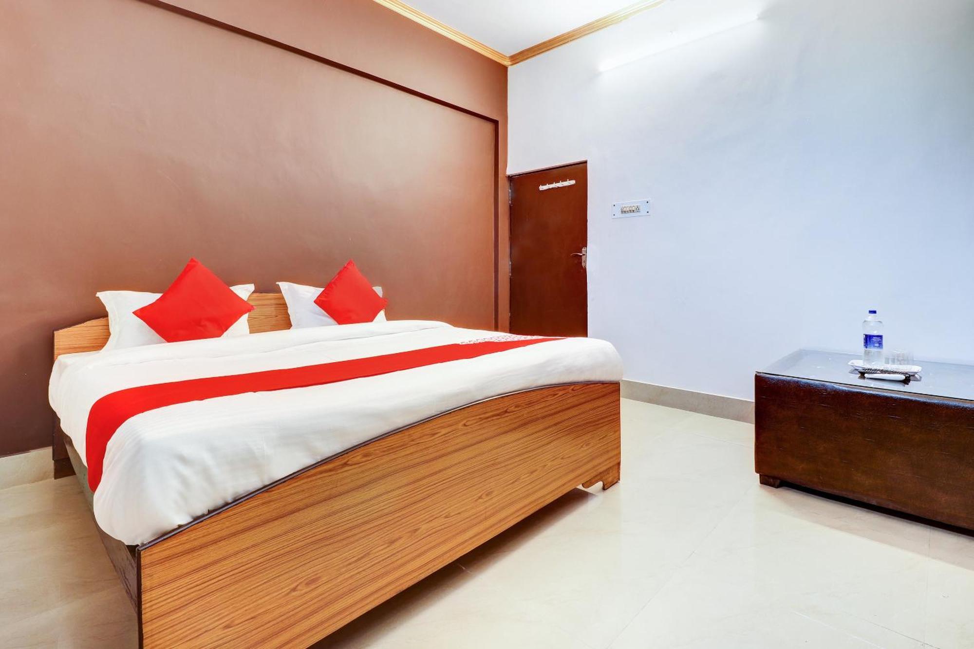 Hotel O Star City Hotel Ayodhya Eksteriør bilde